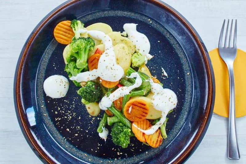 Warzywa na patelnię po grecku z czym podać, aby zachwycić smakiem