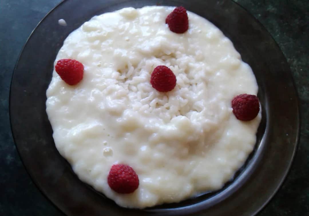 Z czym można jeść ryż na słodko? Odkryj najlepsze połączenia!