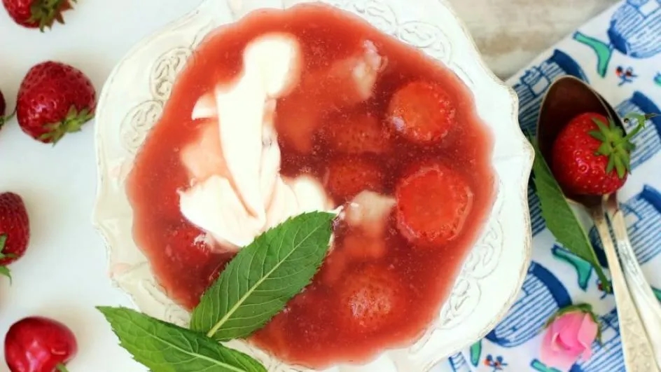 Jak zrobić kluski do zupy owocowej, które zachwycą smakiem