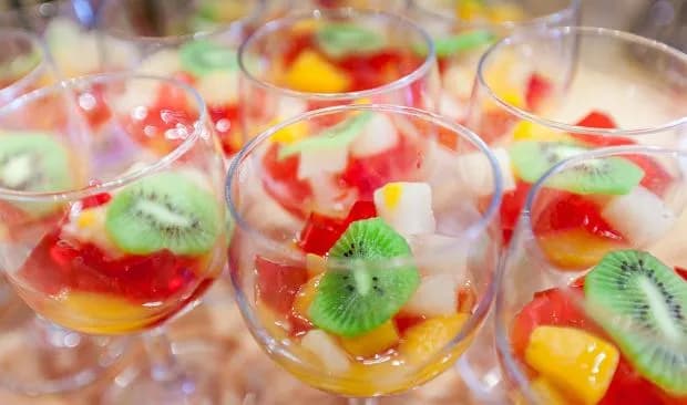 Ile może stać galaretka owocowa w lodówce, aby uniknąć zepsucia? Ile może stać galaretka owocowa w lodówce, aby uniknąć zepsucia?