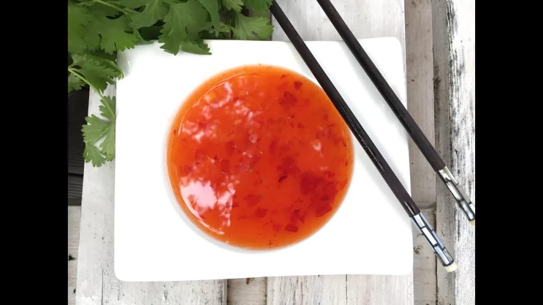 Szybki przepis na sos słodko-kwaśny, który zaoszczędzi Twój czas